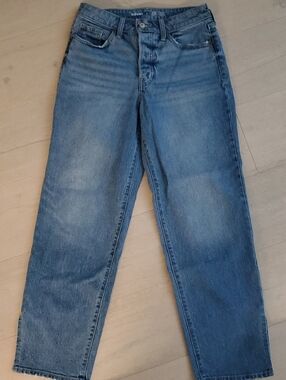 Old Navy- Medium blue OG loose, OG ample, straight leg with slits